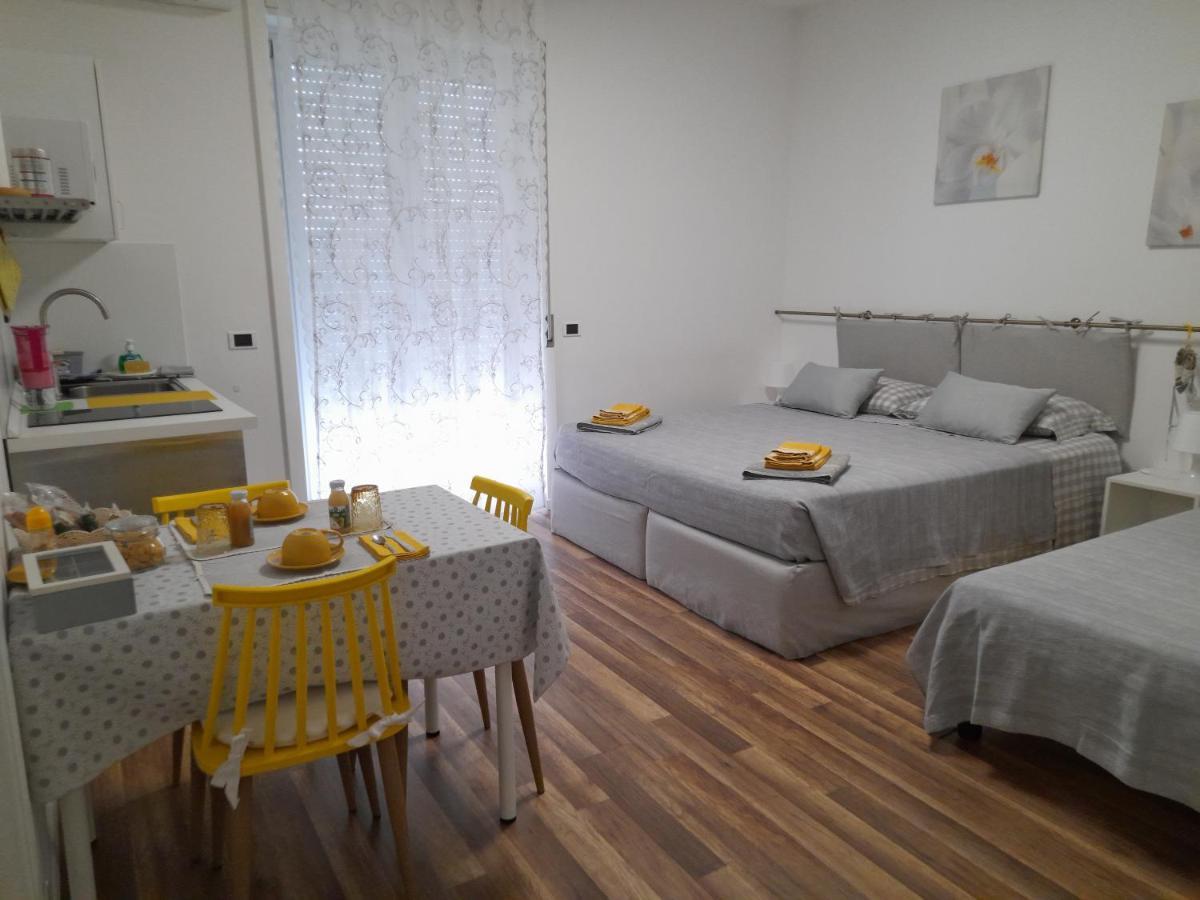 Cristel Malpensa Room Cardano al Campo Kültér fotó